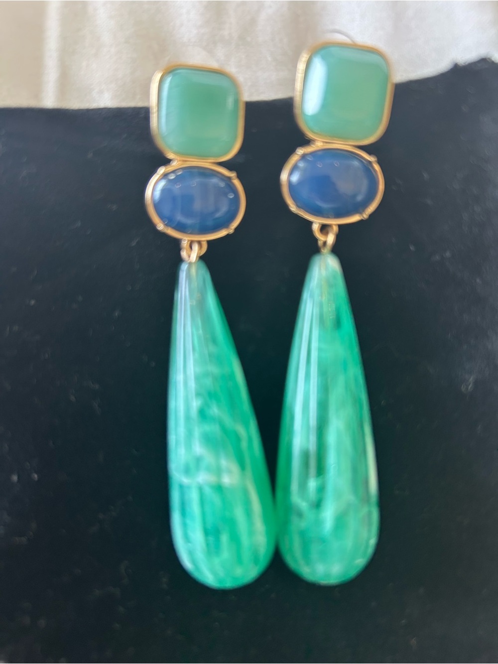 Fashion Jewelry Green Teardrop Earrings with Blue and Light Green Accents